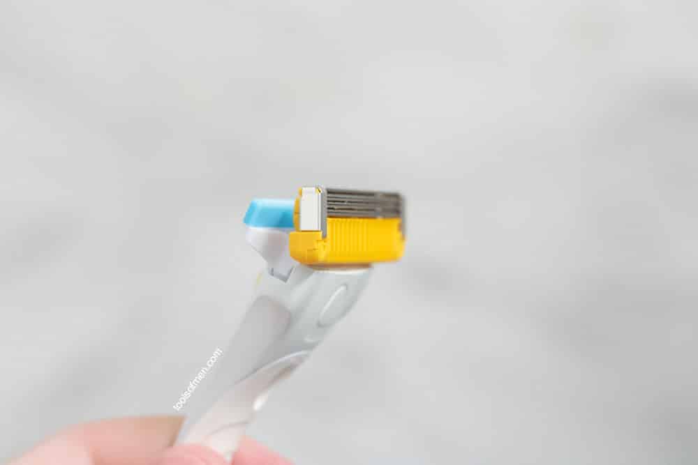 demonstrating the schick stubble eraser edger